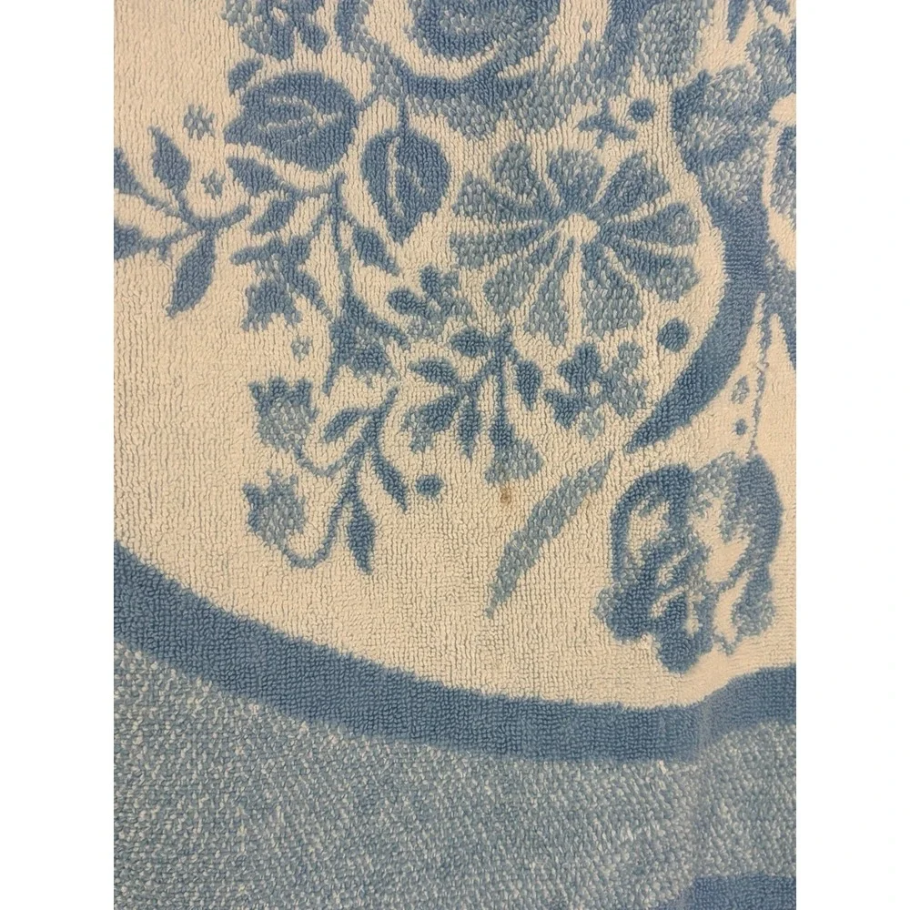 Vtg Blue Floral Bath Towel Cottagecore Shabby Chic Retro‎ Granny 41.5x24.5